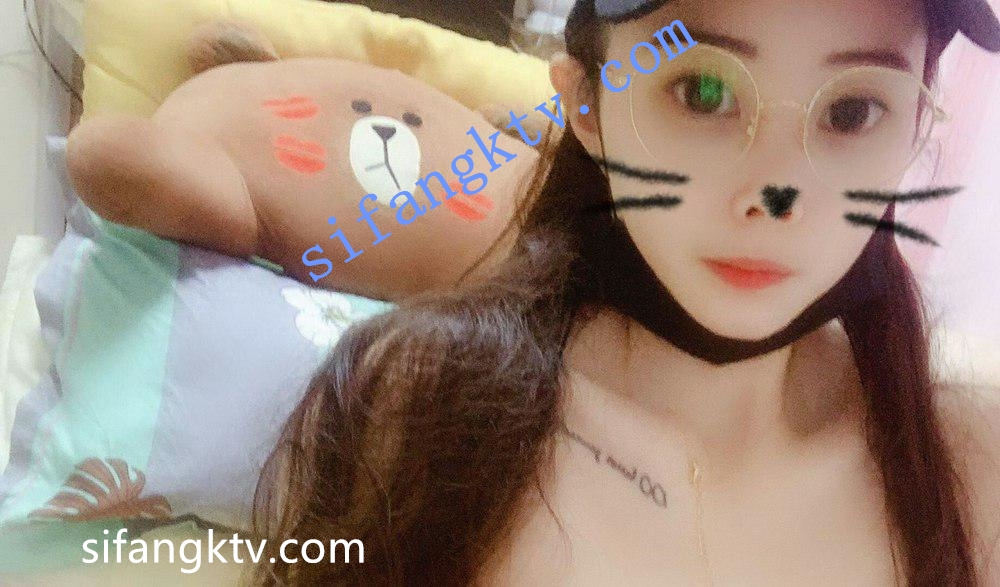 ※烟花福利※ 妲己主播超级嫩穴 19岁的妹妹 微信啪福利 图 01