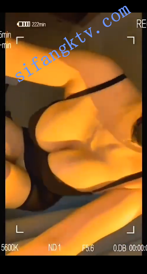 巨乳网红 米兰大坏蛋最新洗澡真空福利 图 06