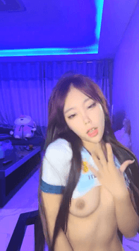 ♥️ 诱人的星星 黑色网袜假JB抽插淫水好多嘴里塞吸吮 图 01