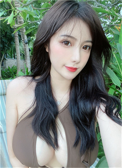 重磅福利微博高颜值好身材女神朵朵重金自购大尺度福利 图 18