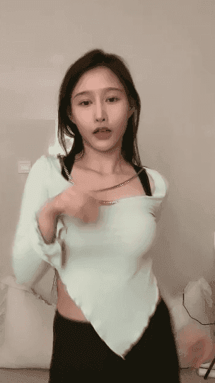 樱桃 顶级绿播女神~尺度升级~道具自慰抠逼~完全放飞~ 图 03