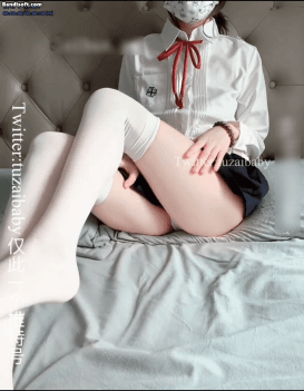 推特 Tu酱 极品福利姬 巨乳嫩鲍 巨根炮击紫薇边擦边流水 图 01