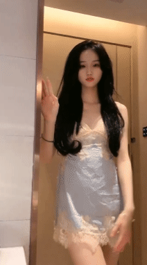 顶级绿播女神下海 萝莉小萌主 明星级颜值 模特身材尤物 图 01