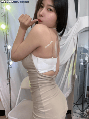 CC 多多也结衣】巨乳女神 性感蕾丝骚内裤 极限尺度骚舞 图11