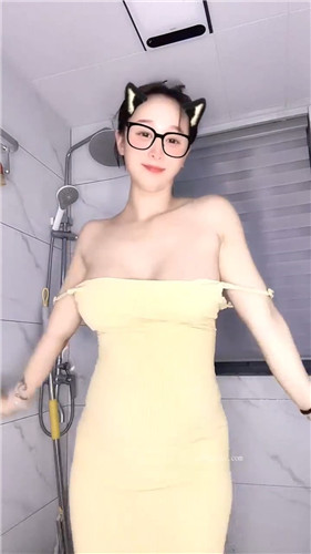 快手主播大财财啊 高能定制大奶裸舞热情摇乳 疯狂插穴爽翻 图 18