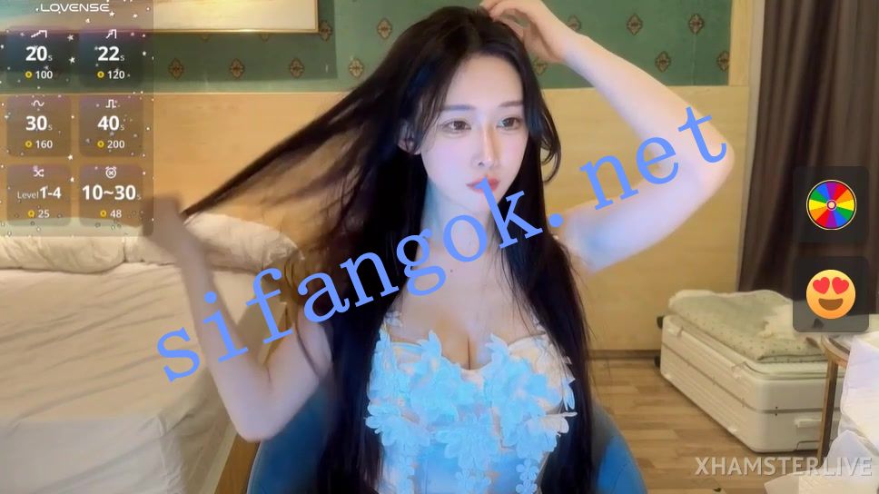 ❤❤❤ST天花板女神，Stripchat【SSL-99】咪咪又很大，鸡巴秒硬