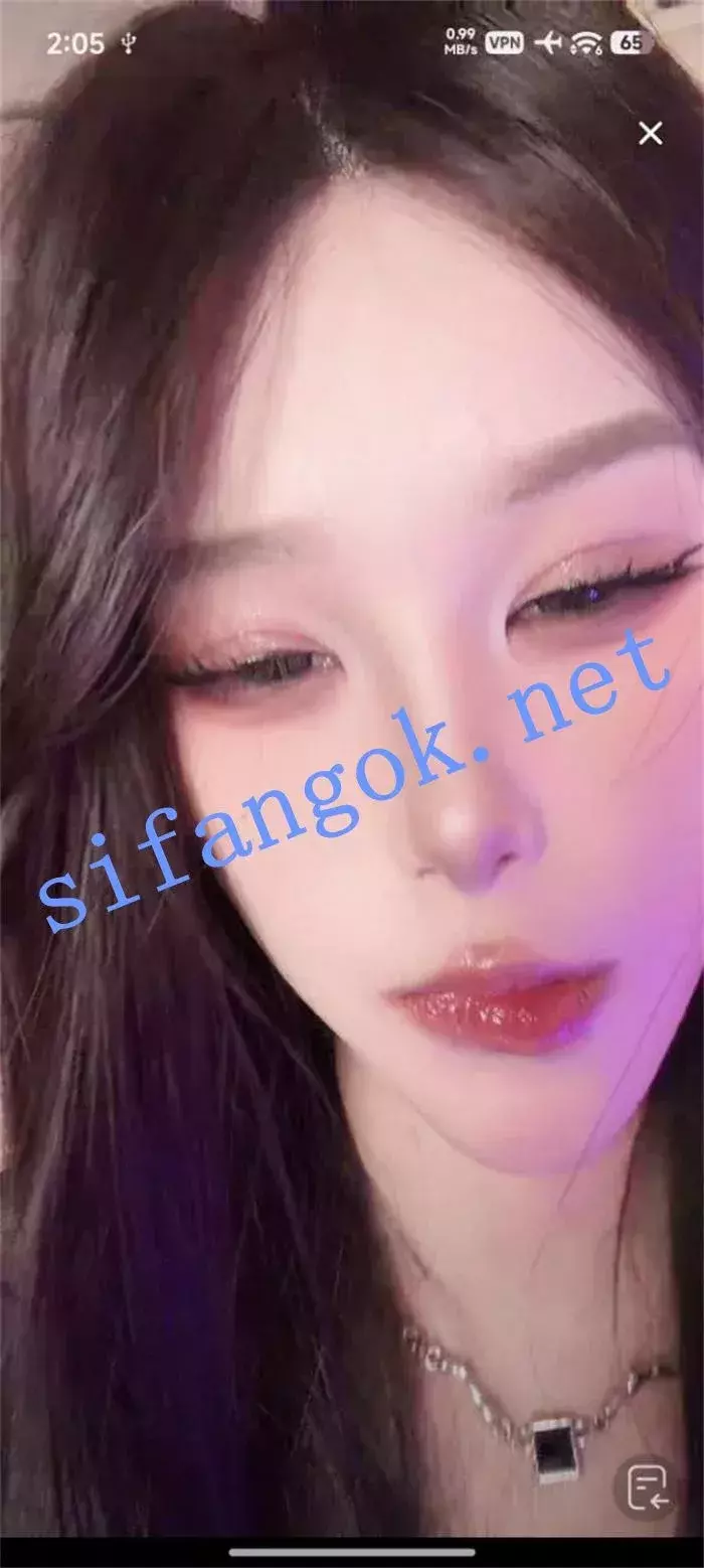 ✅抖音 UU-4 大长腿顶级美女 户外露出 在公路插B B特写 发骚 图 03