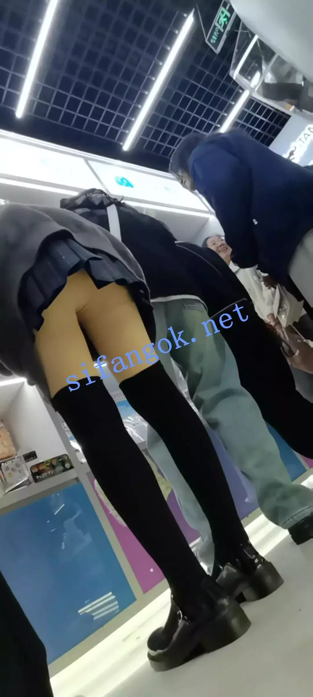 ✅ SSR原创街拍系列 街拍漫展丝袜热裤抄底都有 二 图 07
