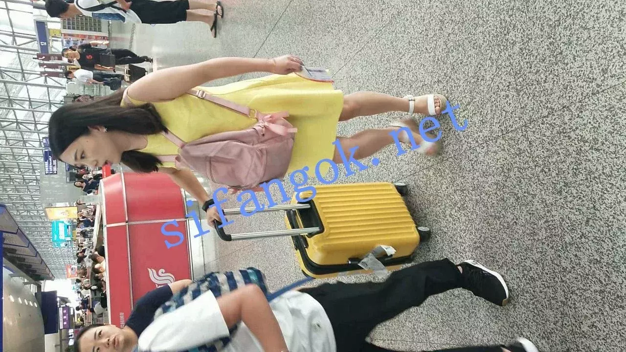 ✅ 机场大师级系列 街拍抄底各种极品美女小姐姐大合集 图 05