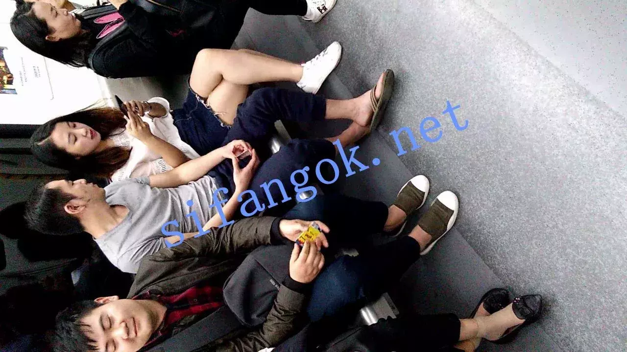 ✅ 机场大师级系列 街拍抄底各种极品美女小姐姐大合集 图 04
