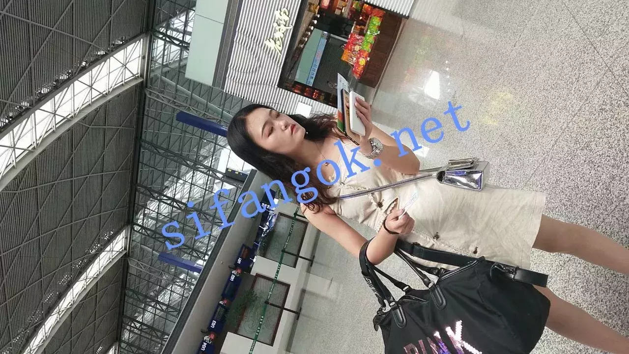 ✅ 机场大师级系列 街拍抄底各种极品美女小姐姐大合集 图 02