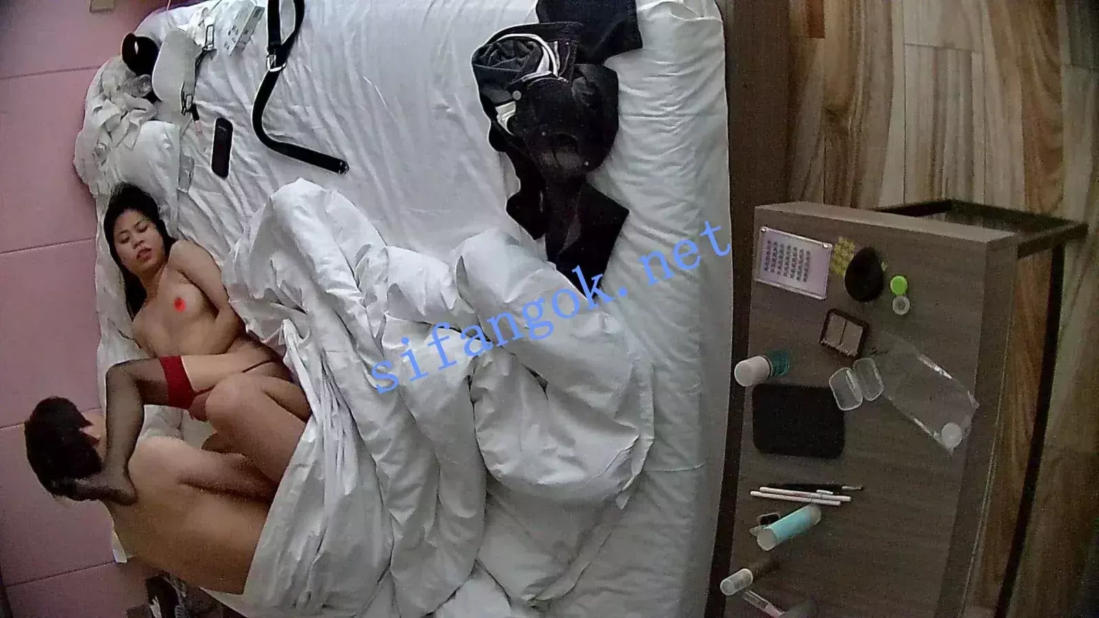 ❤️20260607❤️极品美女穿上黑丝被男友把内裤塞嘴里掐脖操 图 26