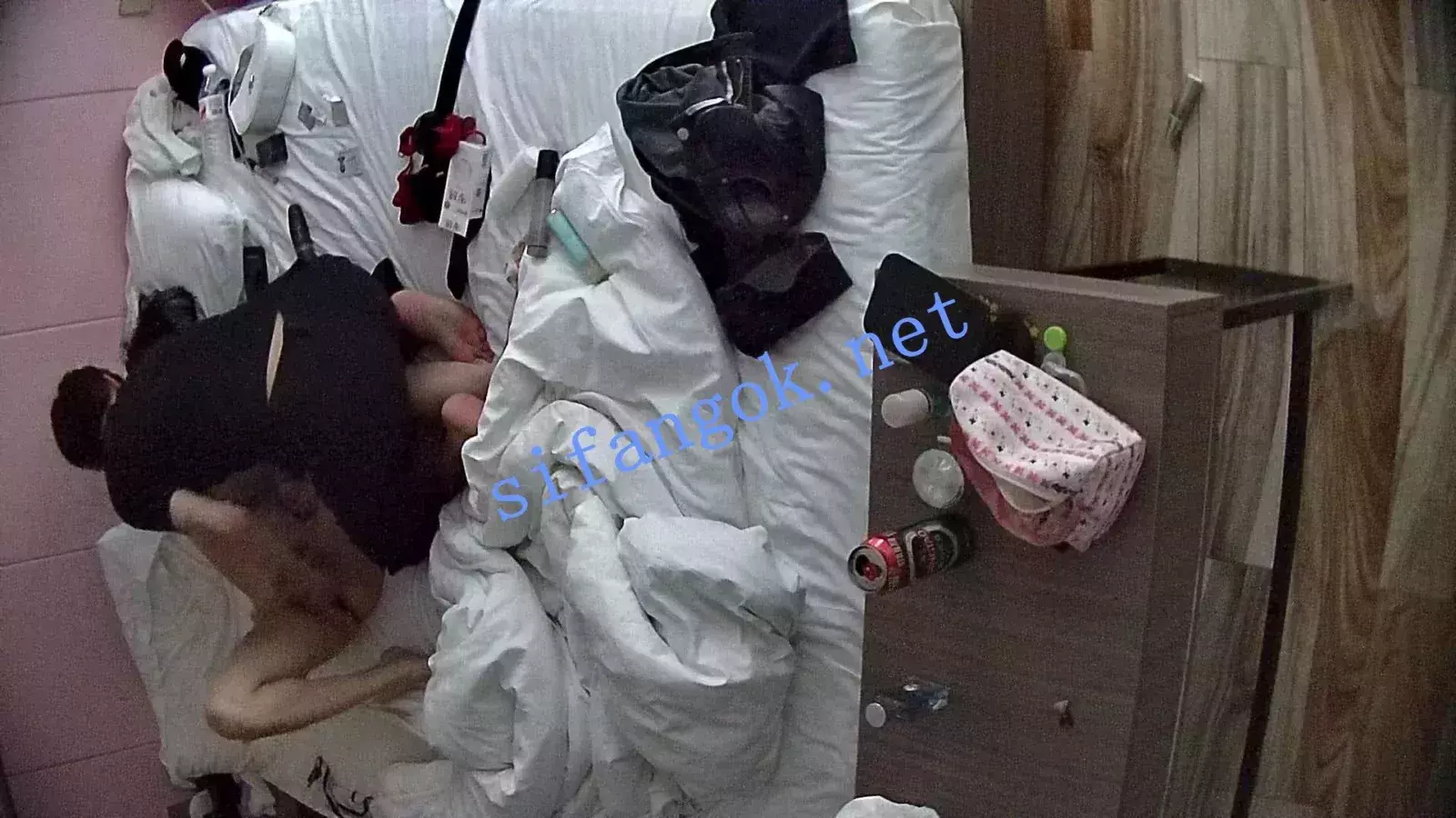 ❤️20260607❤️极品美女穿上黑丝被男友把内裤塞嘴里掐脖操 图 37